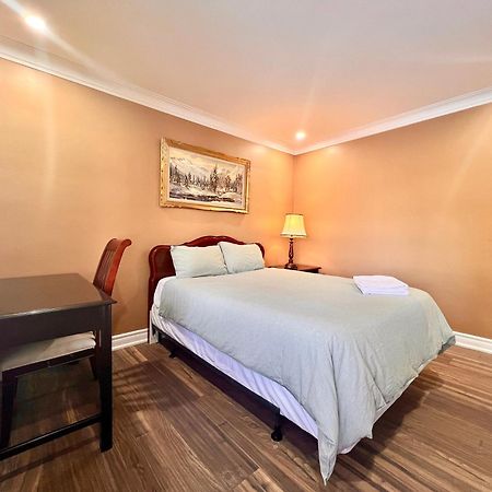 Upgraded Rooms With Bath 7-Min To Subway Near Downsview Rogers Stadium โตรอนโต ภายนอก รูปภาพ