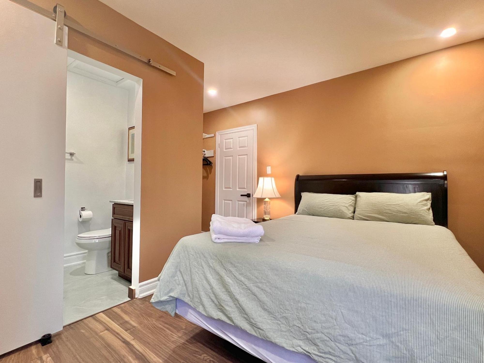 Upgraded Rooms With Bath 7-Min To Subway Near Downsview Rogers Stadium โตรอนโต ภายนอก รูปภาพ