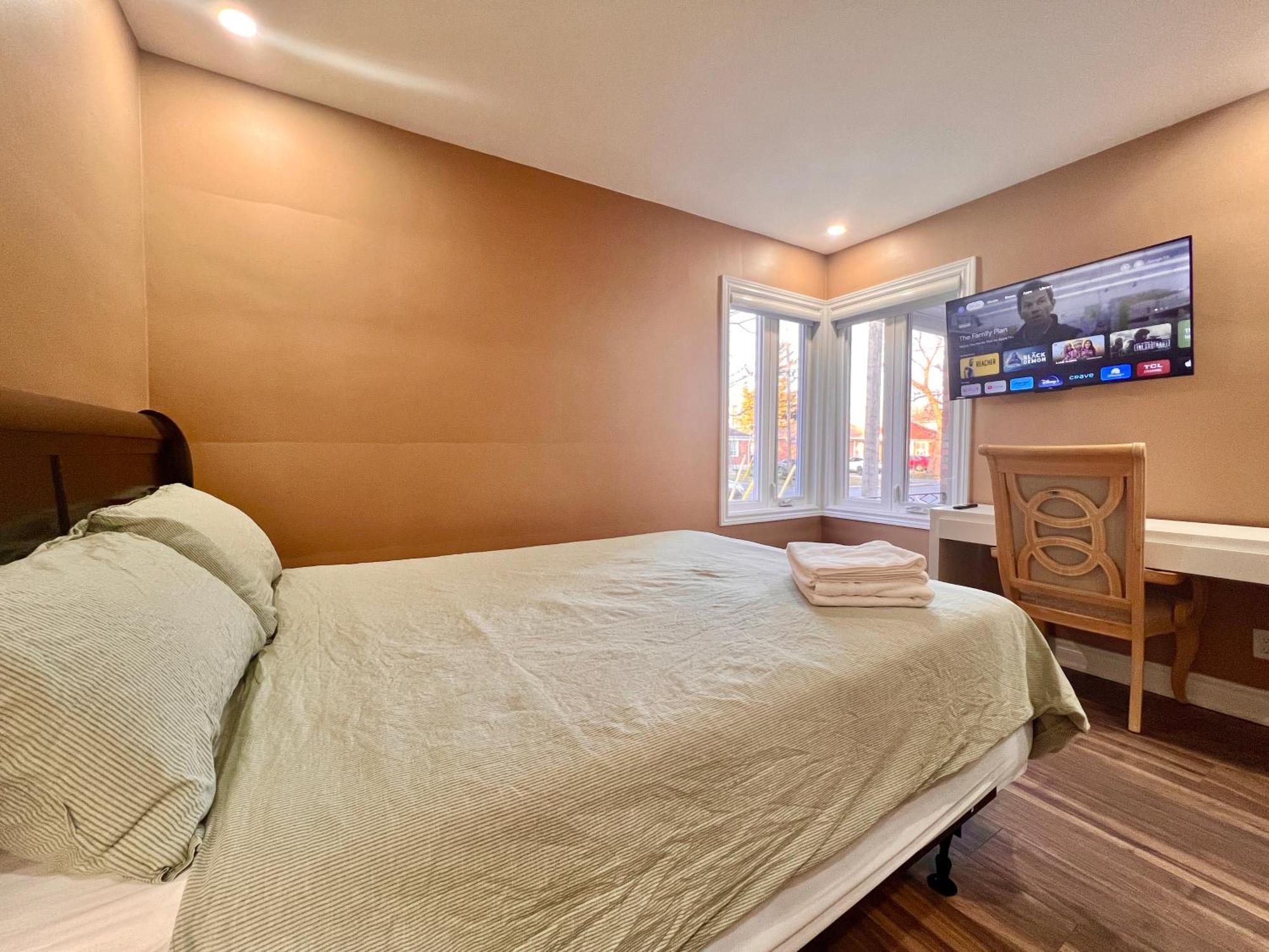 Upgraded Rooms With Bath 7-Min To Subway Near Downsview Rogers Stadium โตรอนโต ภายนอก รูปภาพ
