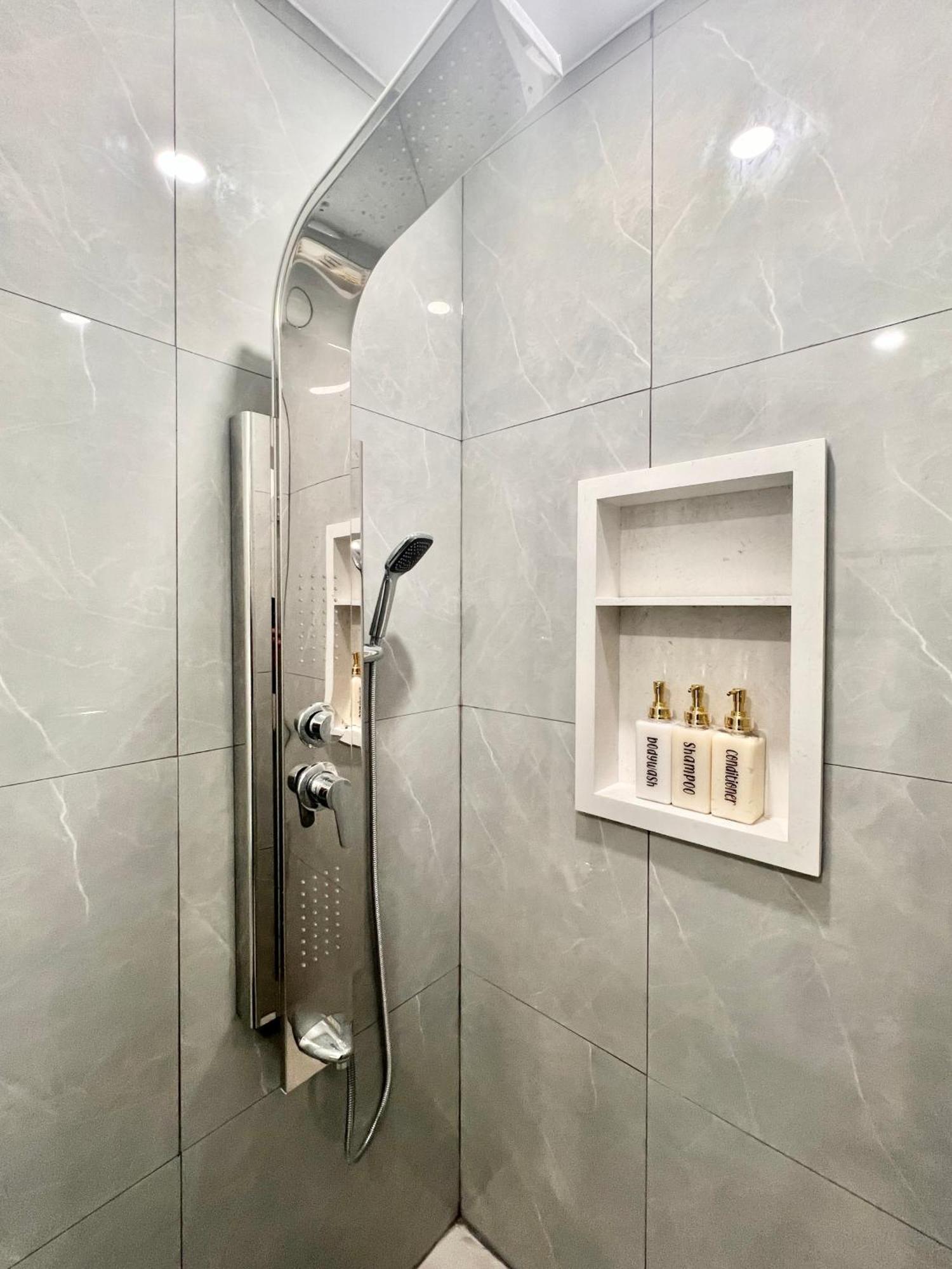 Upgraded Rooms With Bath 7-Min To Subway Near Downsview Rogers Stadium โตรอนโต ภายนอก รูปภาพ