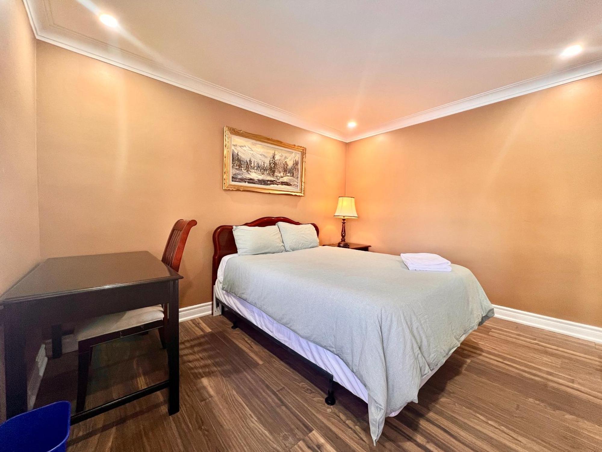 Upgraded Rooms With Bath 7-Min To Subway Near Downsview Rogers Stadium โตรอนโต ภายนอก รูปภาพ